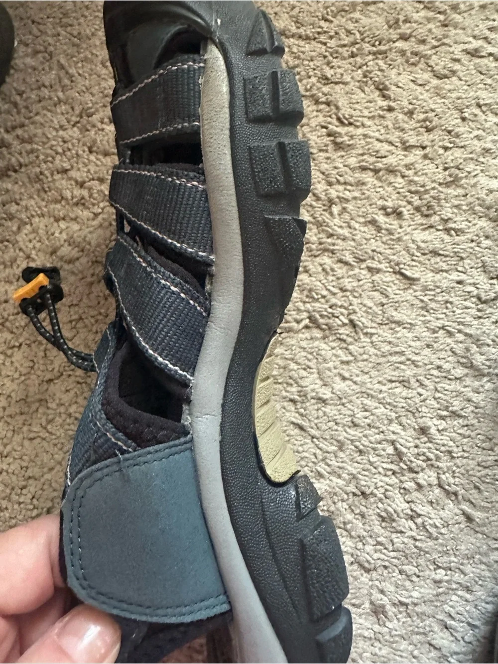KEEN Men’s Size 8 (Approx. Women’s 10) Closed-Toe Hiking Water Sandals